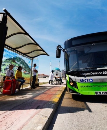 öğrencilere ücretsiz otobüs